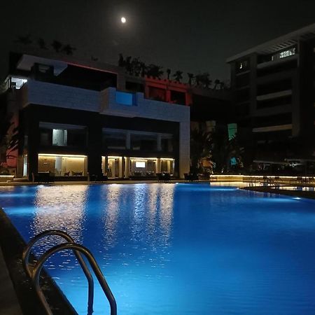 Parkside Boutique 3 Bbr Serviced Apartment - Ocean Blue - Near Airport Kairo Exterior foto