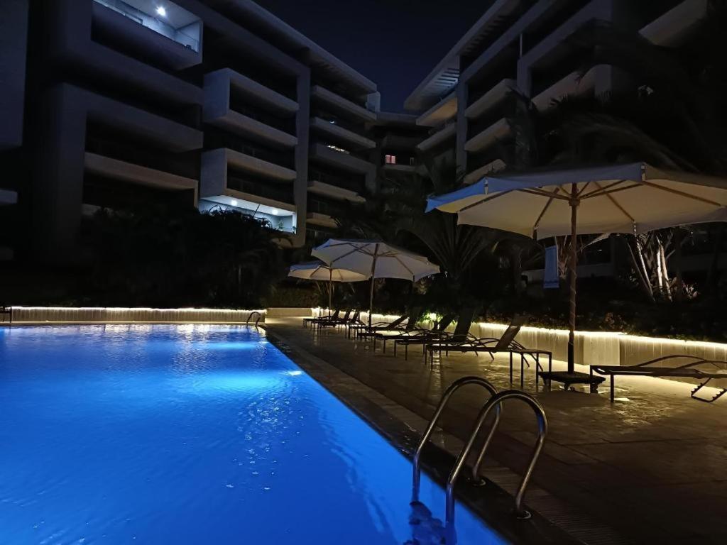 Parkside Boutique 3 Bbr Serviced Apartment - Ocean Blue - Near Airport Kairo Exterior foto