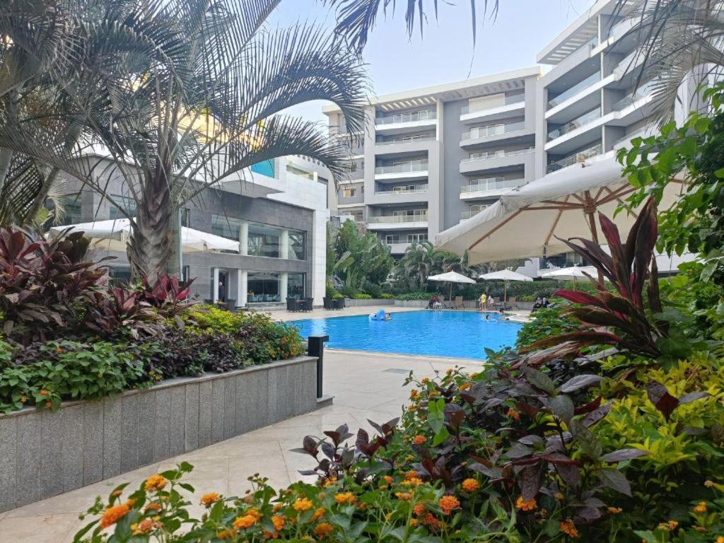 Parkside Boutique 3 Bbr Serviced Apartment - Ocean Blue - Near Airport Kairo Exterior foto