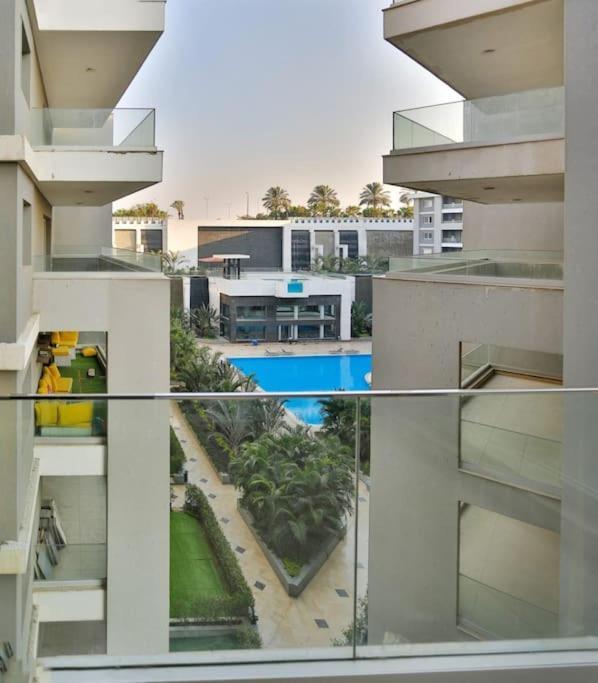 Parkside Boutique 3 Bbr Serviced Apartment - Ocean Blue - Near Airport Kairo Exterior foto