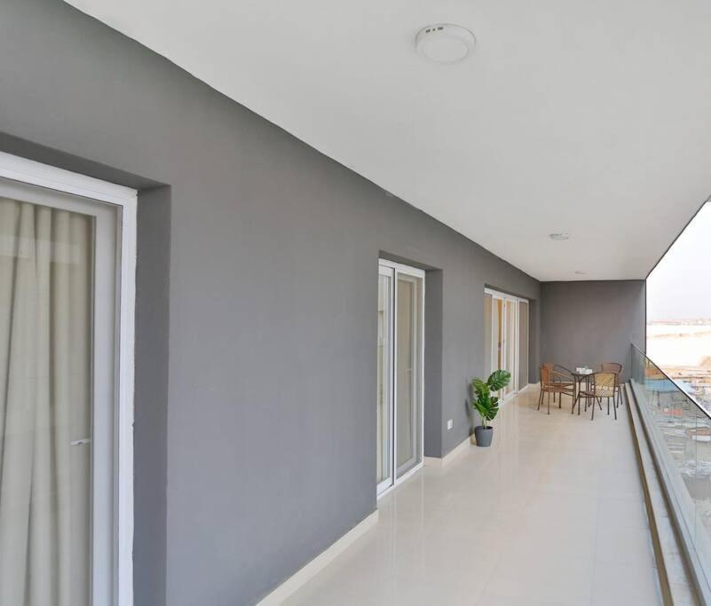 Parkside Boutique 3 Bbr Serviced Apartment - Ocean Blue - Near Airport Kairo Exterior foto