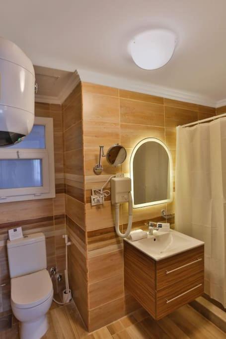 Parkside Boutique 3 Bbr Serviced Apartment - Ocean Blue - Near Airport Kairo Exterior foto